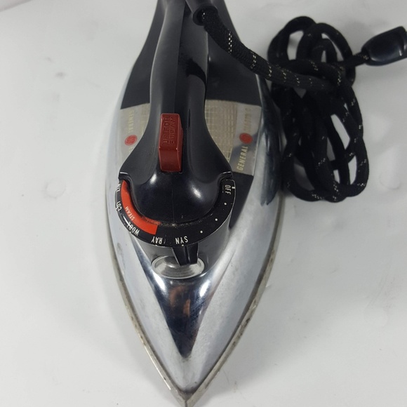 Vintage General Electric Steam Iron H2F62 - Picture 2 of 5
